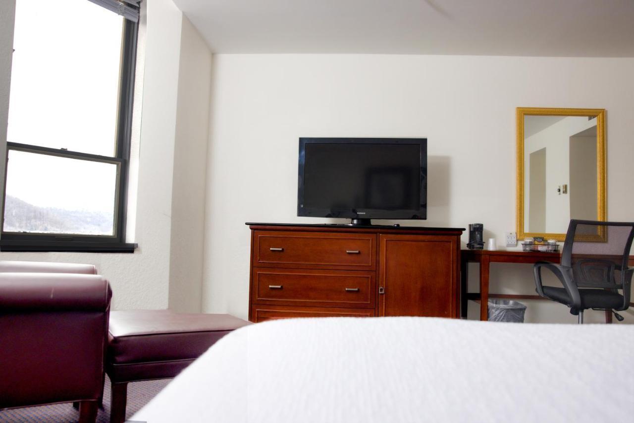 Mclure Hotel Wheeling Eksteriør bilde