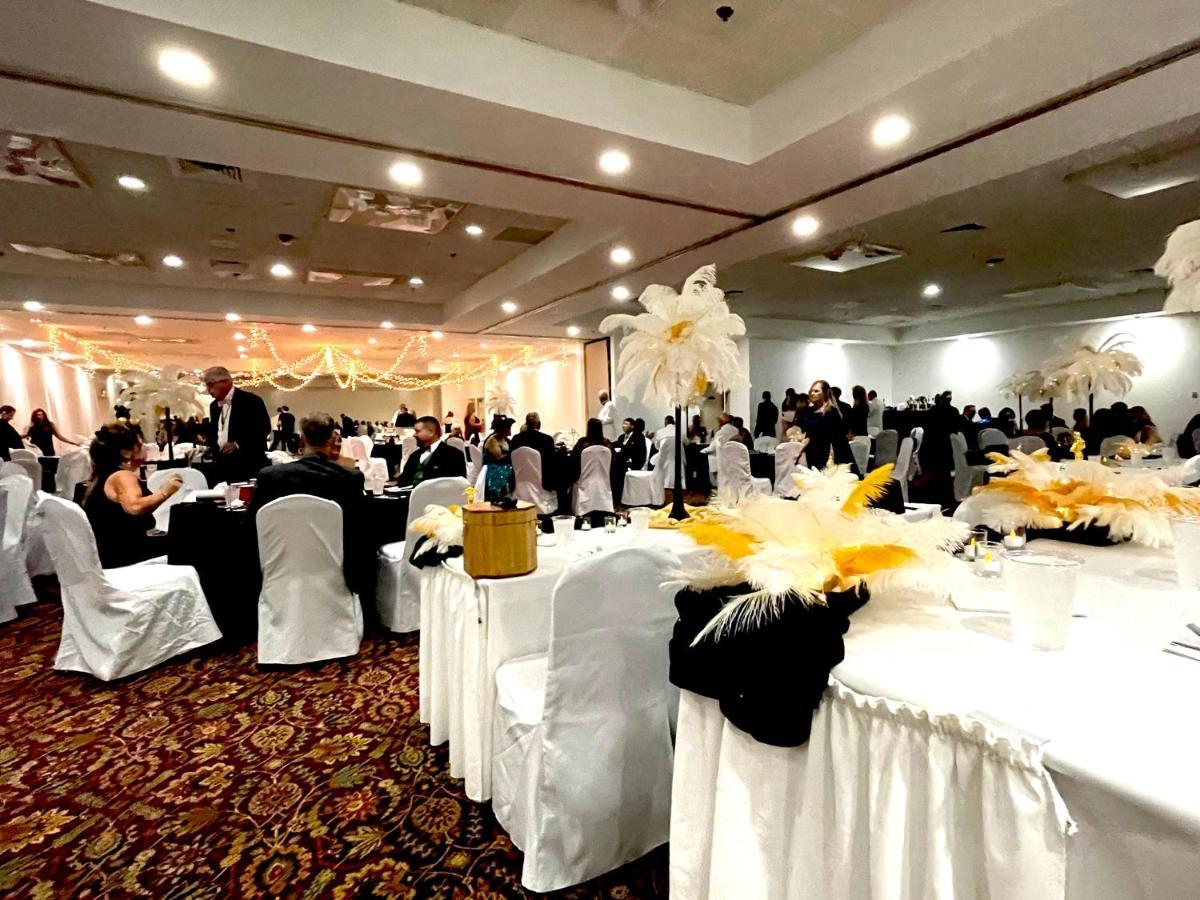 Mclure Hotel Wheeling Eksteriør bilde
