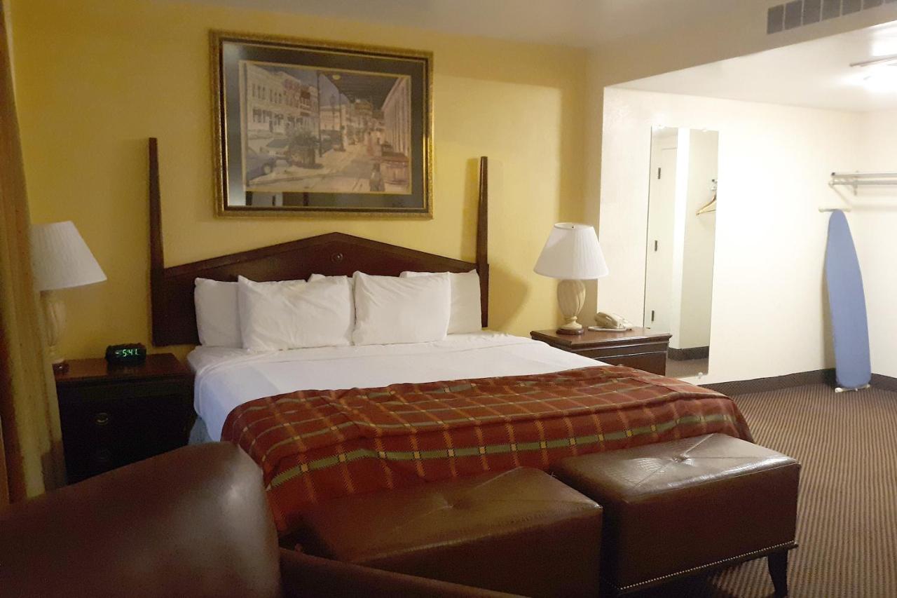 Mclure Hotel Wheeling Eksteriør bilde